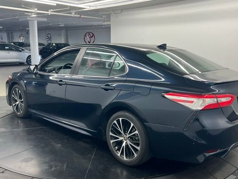 Used 2020 Toyota Camry SE w/ Cold Weather Package AWD/4WD image 5