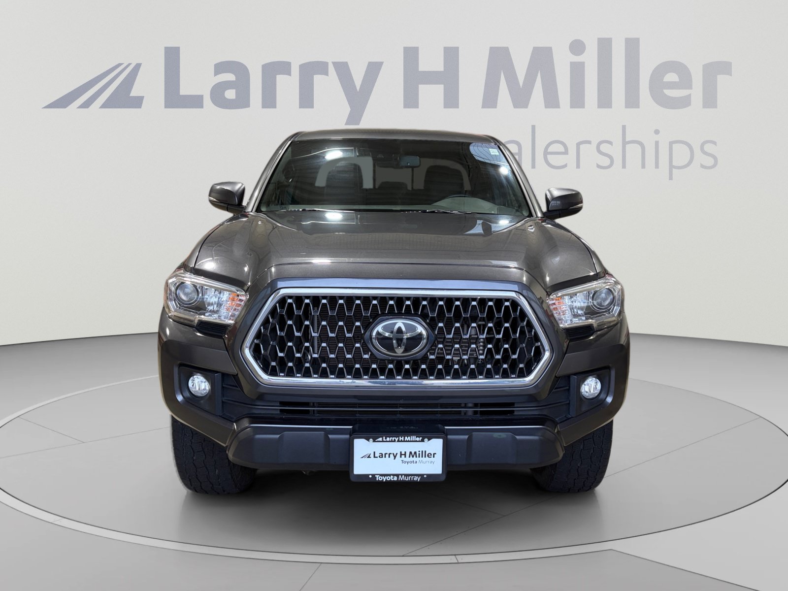 Used 2019 Toyota Tacoma TRD Off-Road AWD/4WD image 8