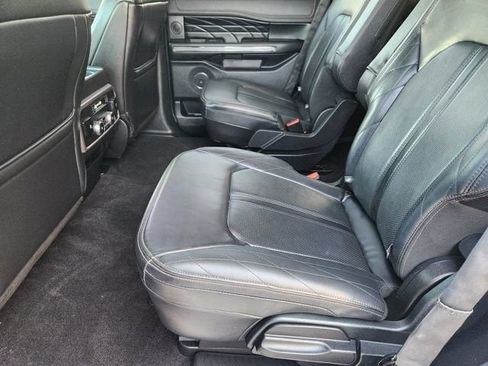 Used 2019 Ford Expedition Platinum RWD image 30