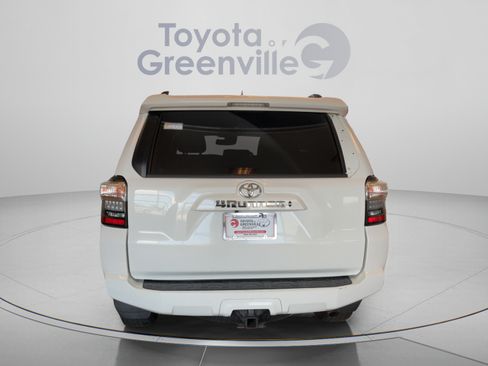 Used 2021 Toyota 4Runner SR5 Premium w/ Moonroof Package AWD/4WD image 5