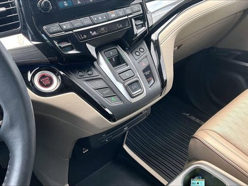 Used 2024 Honda Odyssey Elite image 24