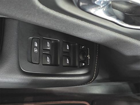 Used 2021 Volvo XC60 T8 R-Design w/ Protection Package Premier image 21