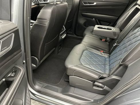 Used 2025 Volkswagen Atlas Cross Sport SEL Premium R-Line AWD/4WD image 23