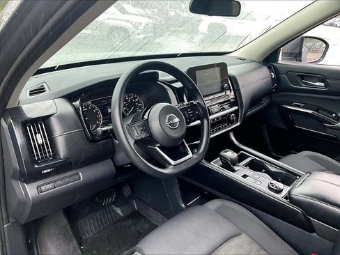 Used 2022 Nissan Pathfinder S AWD/4WD image 8