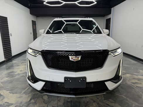 Used 2022 Cadillac XT6 Sport w/ Platinum Package AWD/4WD image 4
