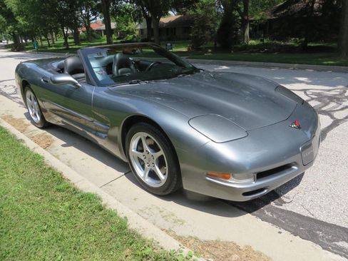 Used 2004 Chevrolet Corvette Convertible w/ Preferred Equipment Group image 10