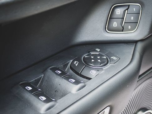 Used 2019 Ford Expedition Max Platinum AWD/4WD image 11