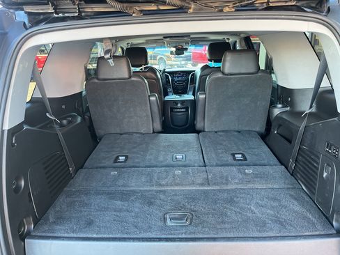 Used 2019 Cadillac Escalade Premium Luxury image 10