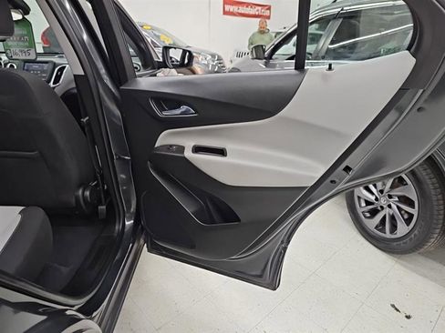 Used 2021 Chevrolet Equinox LS image 14