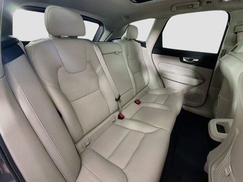 Certified 2023 Volvo XC60 B5 Plus w/ Protection Package Premier AWD/4WD image 27
