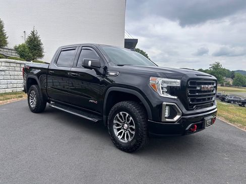 Certified 2021 GMC Sierra 1500 AT4 w/ AT4 Value Package AWD/4WD image 1