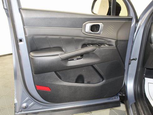 Used 2023 Kia Sorento SX image 20