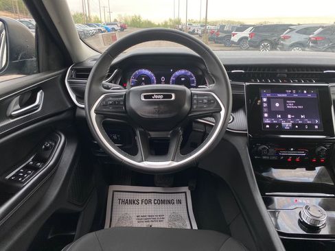 Used 2023 Jeep Grand Cherokee L Laredo image 22