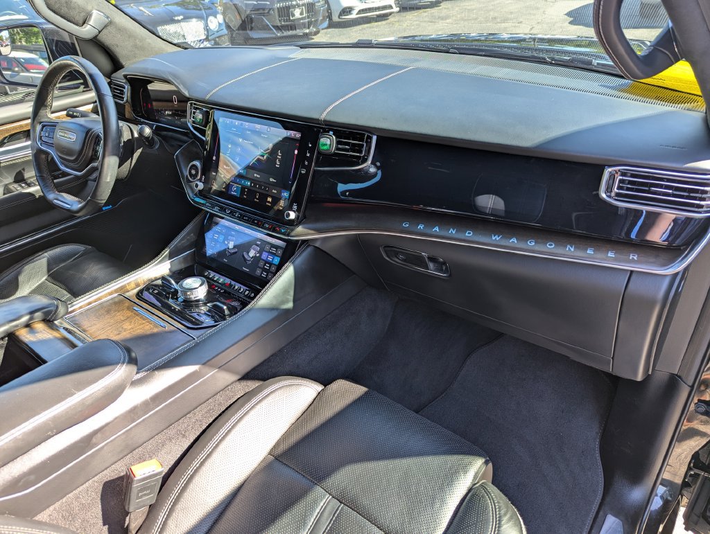 Used 2022 Jeep Grand Wagoneer Series II w/ Convenience Group III AWD/4WD image 39