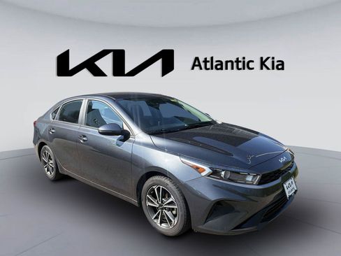 Certified 2023 Kia Forte LXS w/ LXS Technology Package FWD image 4