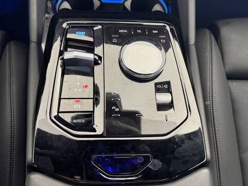 Used 2024 BMW i5 eDrive40i w/ M Sport Package image 17