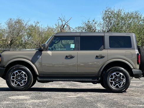 New 2026 Ford Bronco Outer Banks image 6