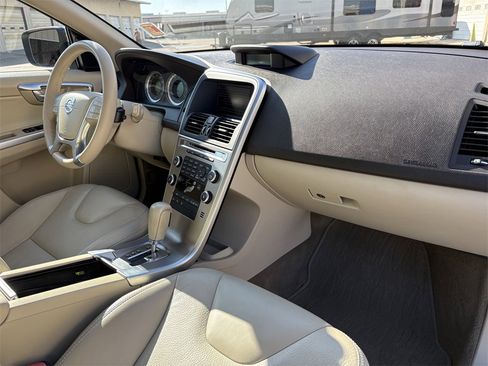 Used 2011 Volvo XC60 T6 image 29