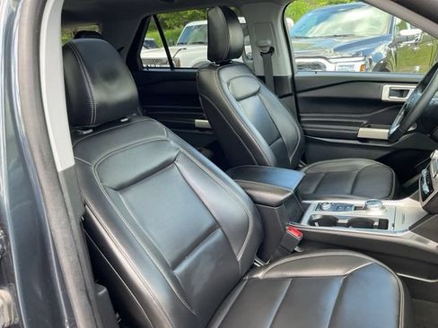 Used 2023 Ford Explorer XLT w/ Equipment Group 202A AWD/4WD image 48