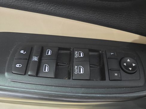 Used 2016 Jeep Cherokee Limited FWD image 25