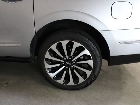 Certified 2024 Lincoln Navigator L Reserve AWD/4WD image 31