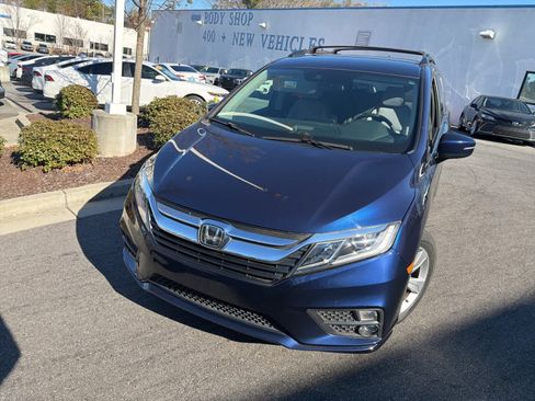 Used 2020 Honda Odyssey EX image 3