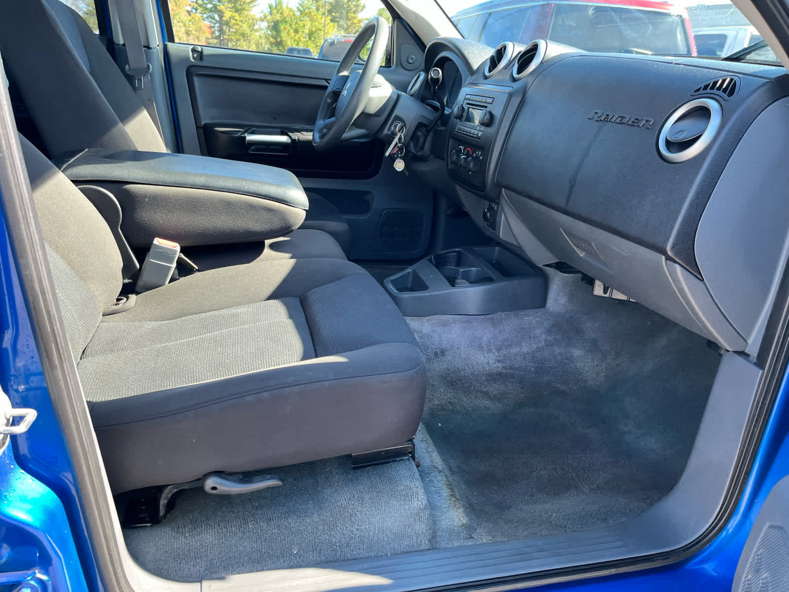 Used 2007 Mitsubishi Raider LS AWD/4WD image 30