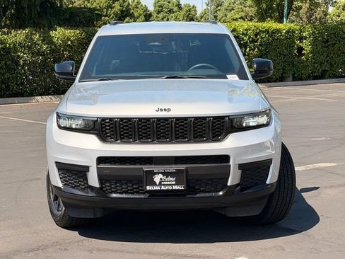 Used 2024 Jeep Grand Cherokee L Laredo AWD/4WD image 3