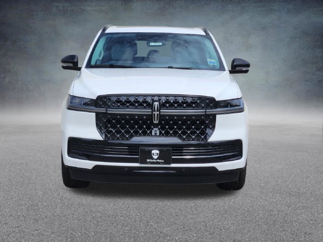 New 2026 Lincoln Navigator L Reserve w/ Jet Appearance Package AWD/4WD image 2