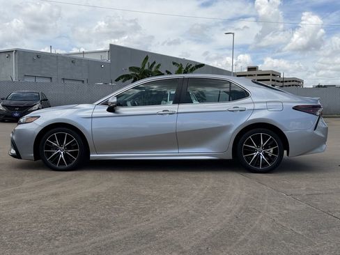 Used 2024 Toyota Camry SE FWD image 6