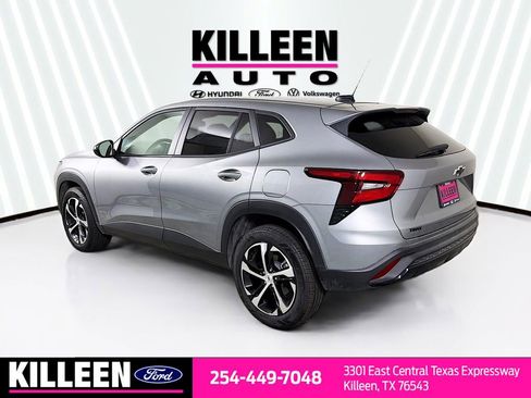 Used 2026 Chevrolet Trax RS w/ Sunroof Package FWD image 6