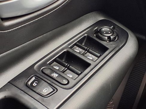 Used 2023 Jeep Renegade Latitude image 11