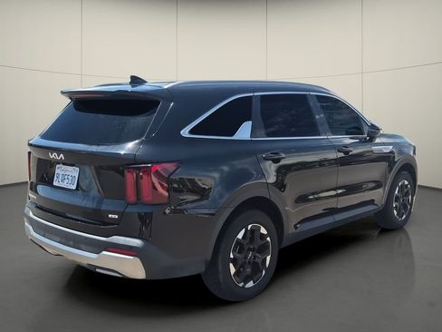 Used 2024 Kia Sorento S AWD/4WD image 7