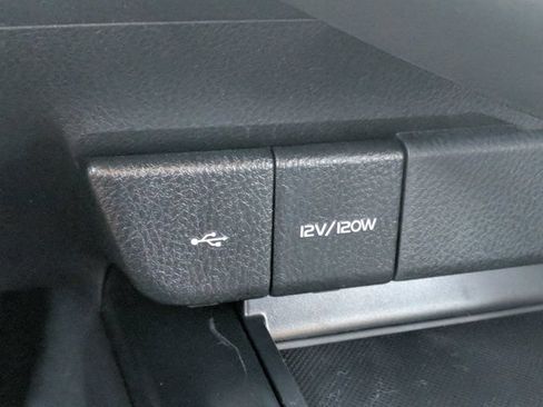 Used 2020 Toyota Camry SE FWD image 21