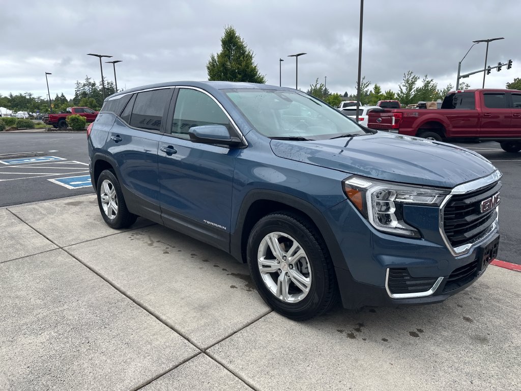 Used 2024 GMC Terrain SLE AWD/4WD image 6