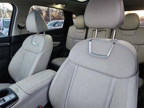 Certified 2022 Hyundai Tucson Limited image 21