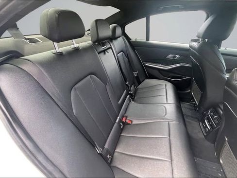 Used 2020 BMW 330i Sedan w/ M Sport Package RWD image 27