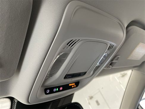 Certified 2025 Buick Envision Preferred image 28