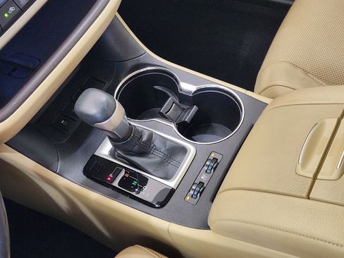 Used 2018 Toyota Highlander Limited Platinum image 19