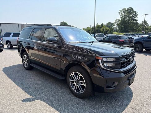 Used 2025 Ford Expedition Active AWD/4WD image 11