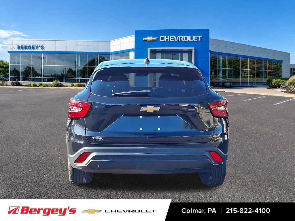 Certified 2024 Chevrolet Trax LS FWD image 6