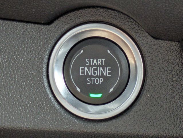 Used 2025 Chevrolet Traverse LT FWD image 30
