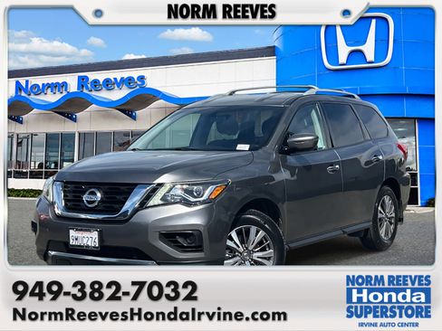 Used 2019 Nissan Pathfinder S image 1