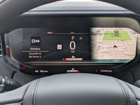 New 2025 Land Rover Range Rover Long Wheelbase Autobiography image 15