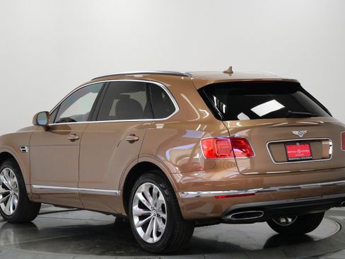 Used 2017 Bentley Bentayga AWD/4WD image 7