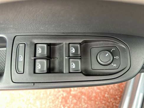 Used 2024 Volkswagen Taos S image 12