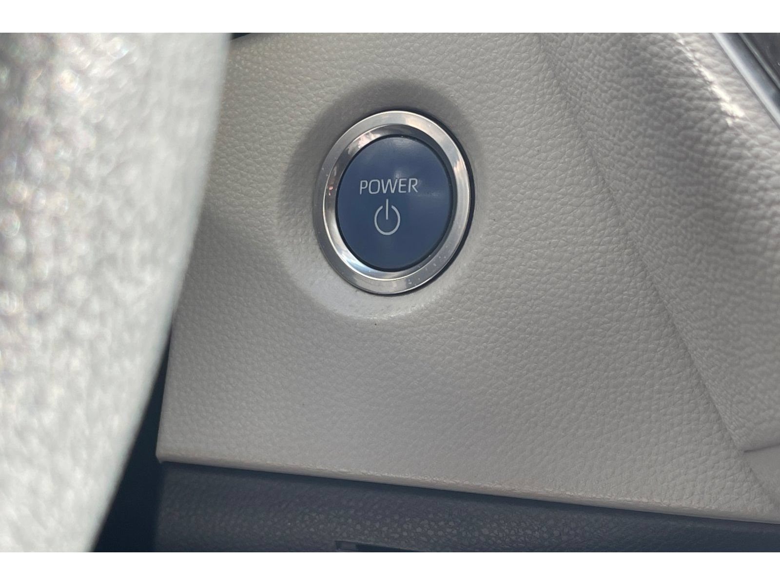 Used 2022 Toyota Corolla LE w/ Carpet Mat Package (TMS) FWD image 30