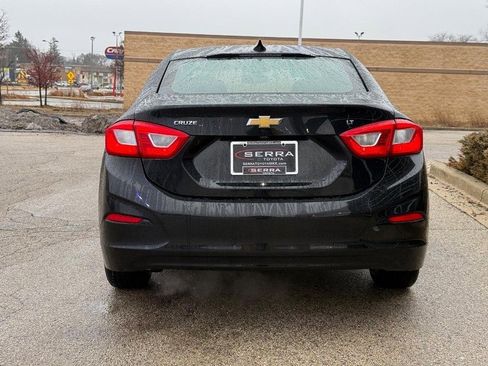 Used 2017 Chevrolet Cruze LT image 4