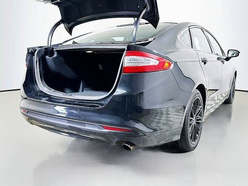 Used 2015 Ford Fusion SE w/ Equipment Group 202A image 28