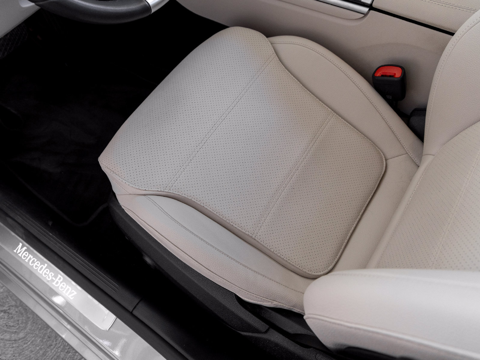 Certified 2024 Mercedes-Benz C 300 Sedan image 13